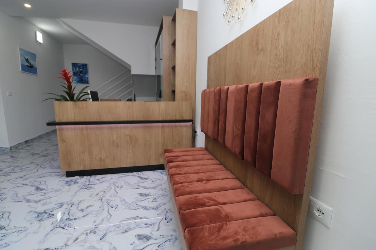 Heming-Way Hotel Durres Exterior photo