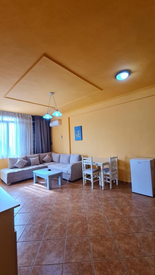 Heming-Way Hotel Durres Exterior photo
