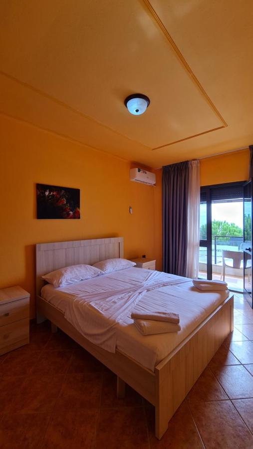 Heming-Way Hotel Durres Exterior photo