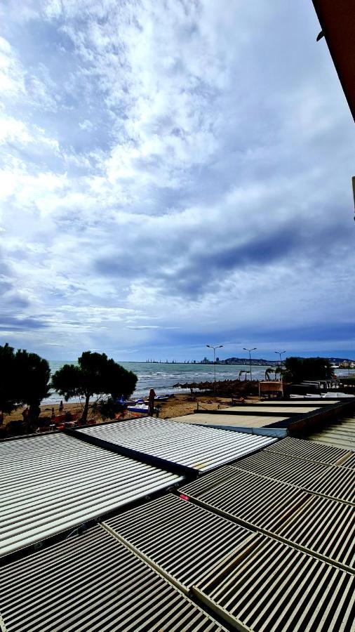 Heming-Way Hotel Durres Exterior photo