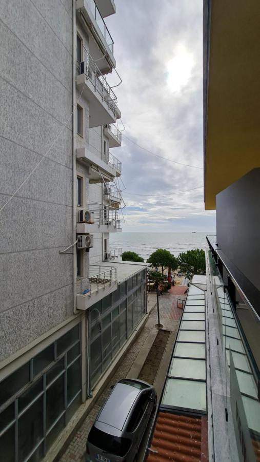 Heming-Way Hotel Durres Exterior photo
