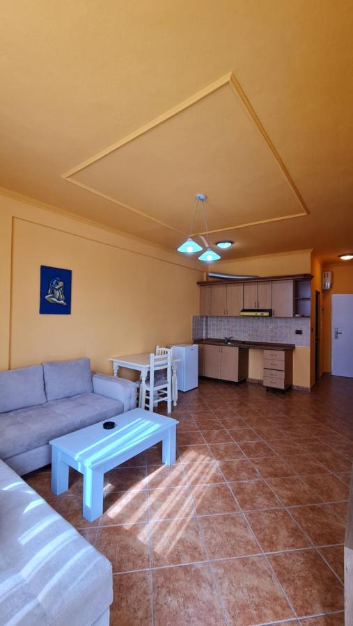 Heming-Way Hotel Durres Exterior photo